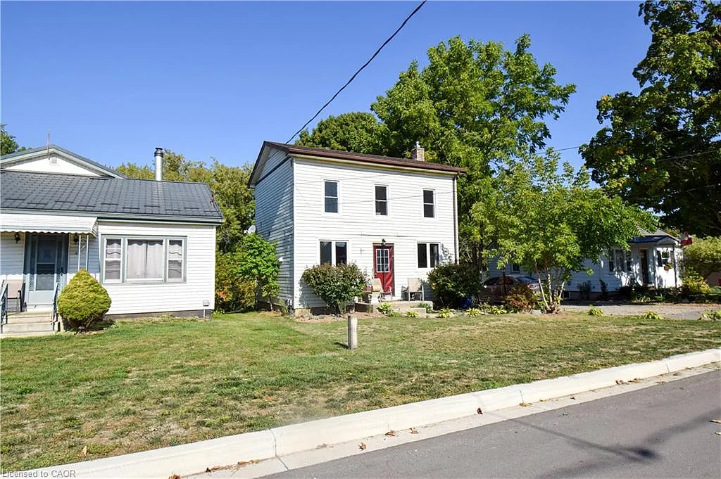 39 Young St photo 1