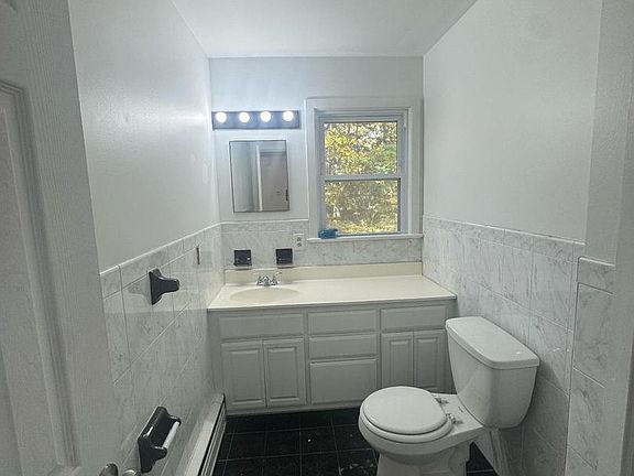 5th image of 107 Cedarbrook Ave