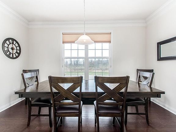 3rd image of 183 Balsam Dr