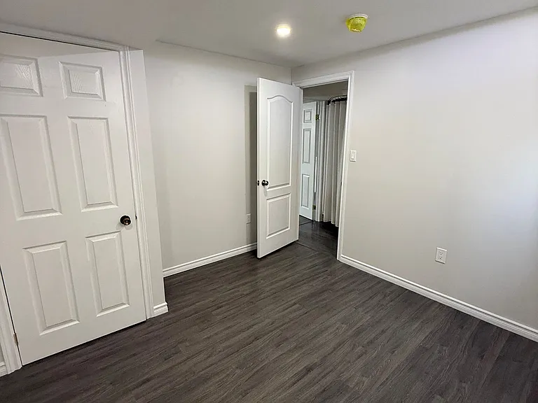 135 Monarch St #BASEMENT — Photo 12