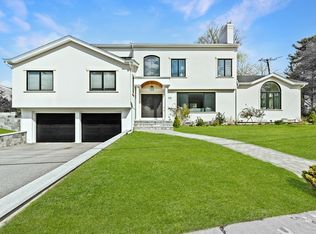 110 Redwood Rd, Newton, MA 02459