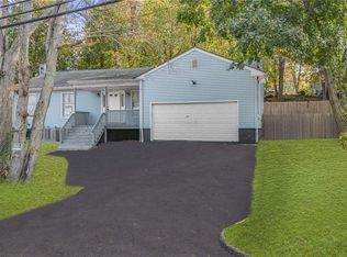 104 Lower Rocky Point Rd, Sound Beach, NY 11789