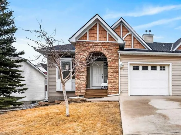 8 E Tucker Cir, Okotoks, AB T1S 2J6