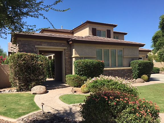 3rd image of 1212 E Kingbird Dr