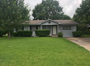 905 Pinson Rd, Forney, TX 75126