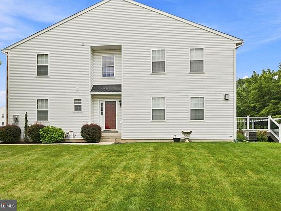 4th image of 256 Hampshire Dr
