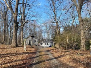 8 Sullivan Pl, Millbury, MA 01527