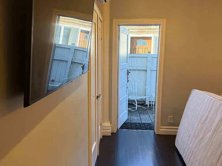 6087 Harold Way #1 — Photo 18
