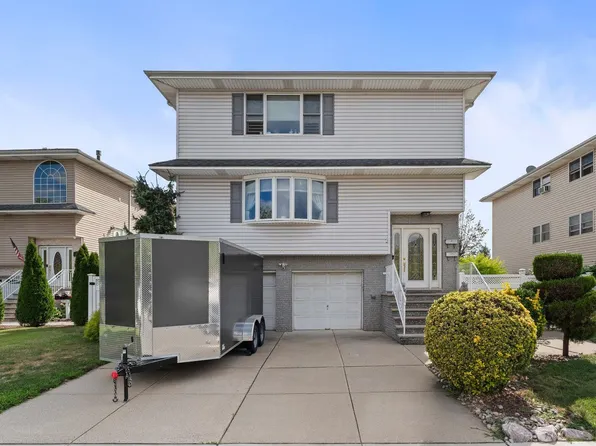 17 Acorn Drive image 3 of 45