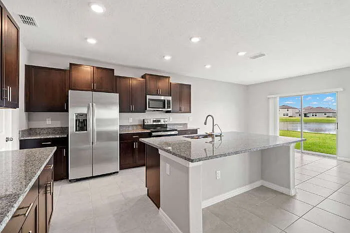16649 Carlton Pond St — Photo 5