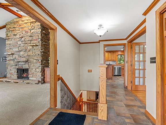 5th image of 3046 Bay View Dr