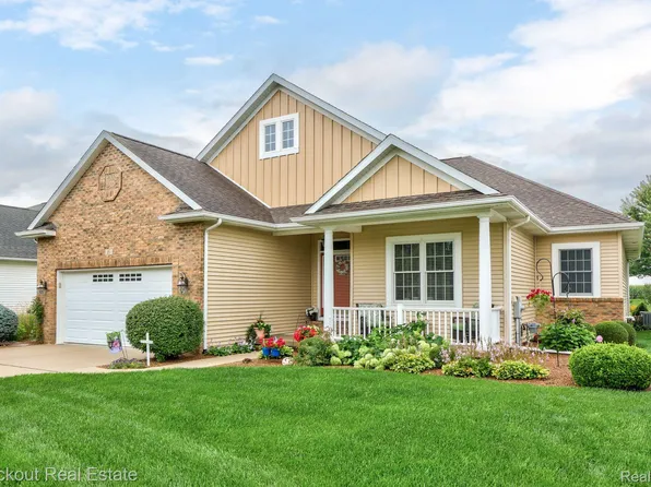 20 Clarmarc Ct, Frankenmuth, MI 48734