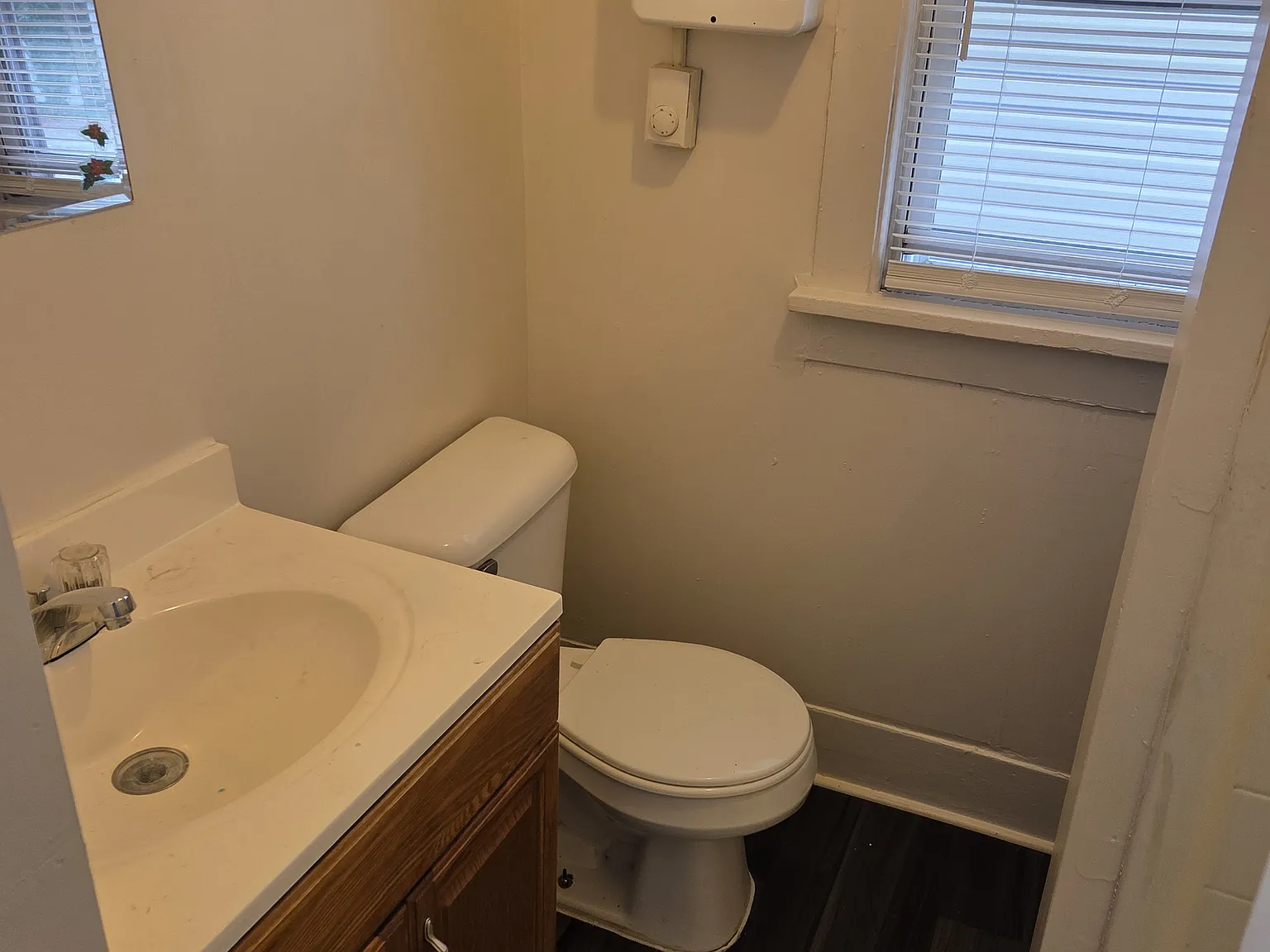 Studio, 300 sqft, $850 — Photo 2