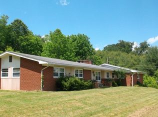 139 Kettle Ln, Fries, VA 24330