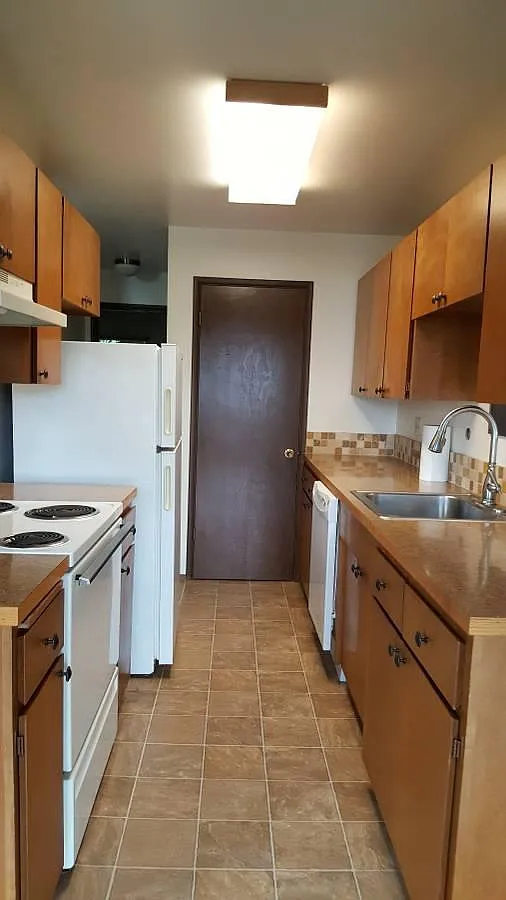 Tracy Ann Apartments — Photo 4