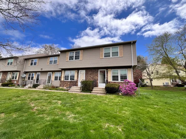6 Countryside Lane #1, Middletown, CT 06457