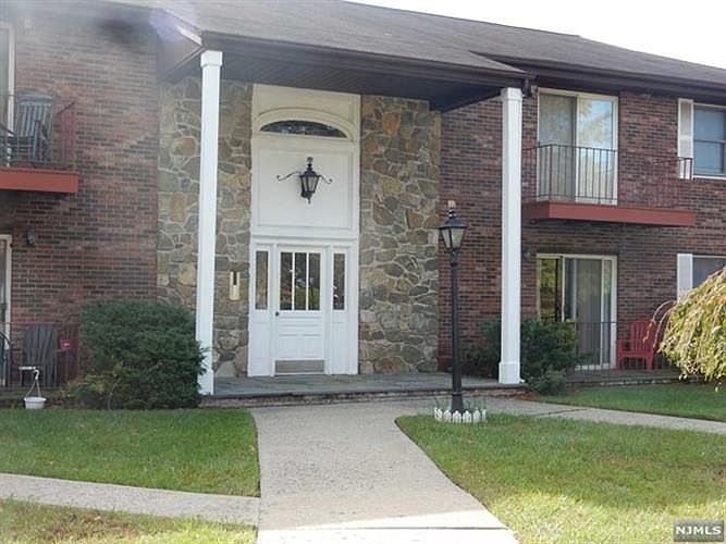 1st image of 327 Ringwood Ave