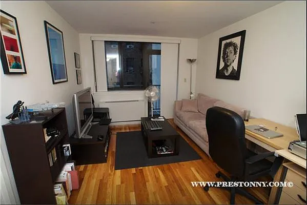Rented by JM Preston Properties LLC | media 8