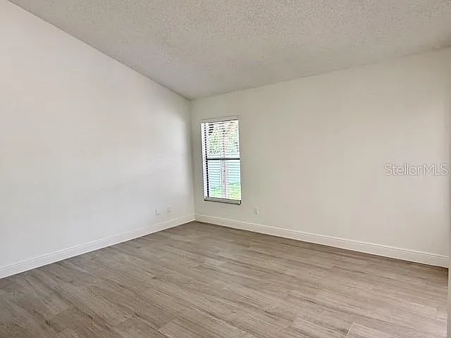 553 Walnut Grove Pl — Photo 14