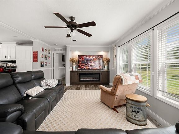 5th image of 232 SW TRUDY WAY