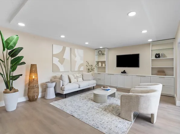 825 Center St APT 49D, Jupiter, FL 33458
