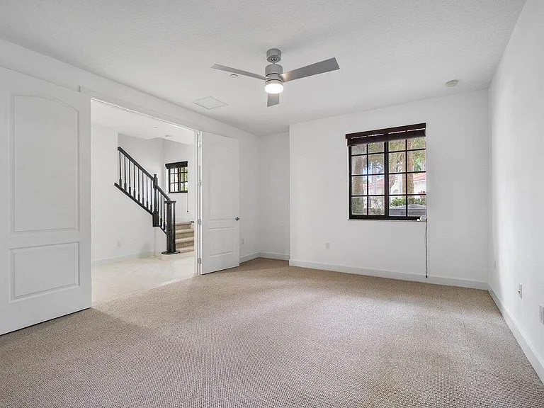 4886 NW 16th Ave — Photo 24