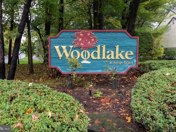 132 Woodlake Dr, Marlton, NJ 08053