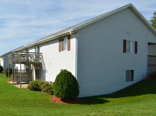 Sunnyfield Court Apartments, 207-215 Sunnyfield Ct #D23c82194, Watertown, WI 53098