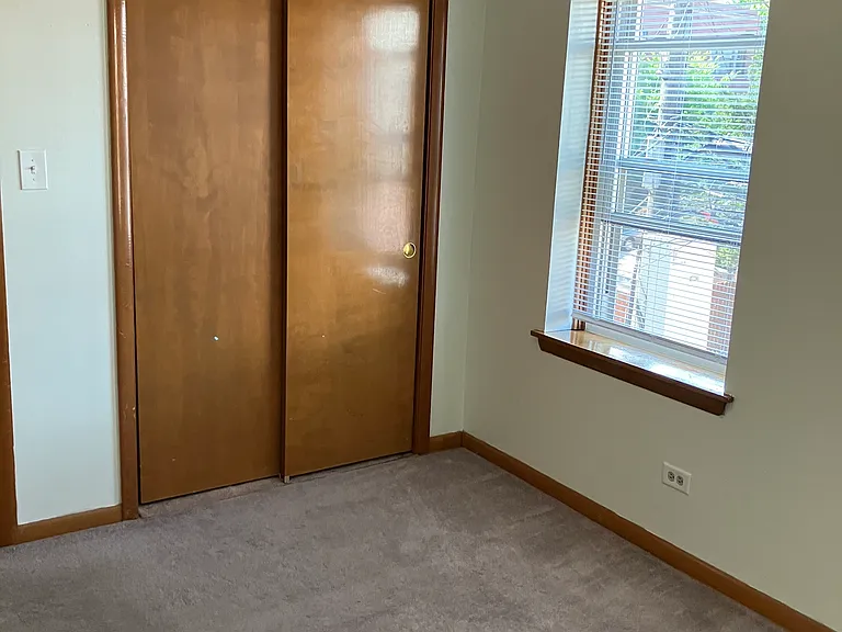 2347 S Oakley Ave #2 — Photo 8