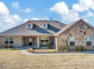 979 Lester Burt Rd, Farmersville, TX 75442