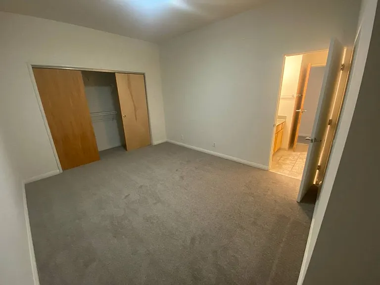 26 West Apartments — Photo 35
