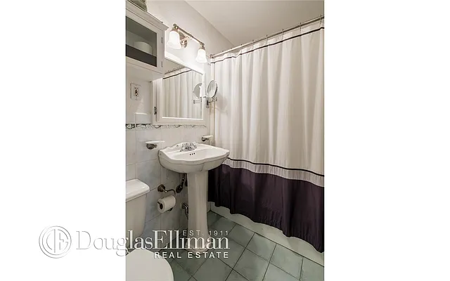 Sold by Douglas Elliman | media 14