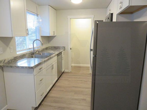 2nd image of 3205 E D St APT 1