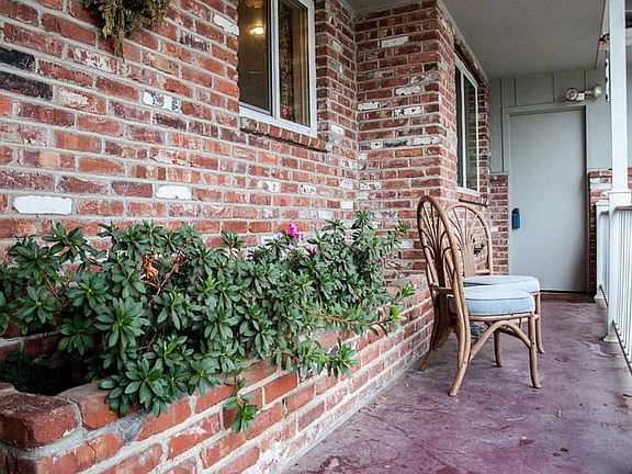 2nd image of 1004 W Howard Ave