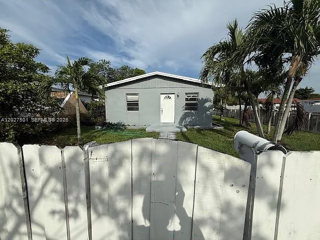3700 SW 56th Ave — Photo 3