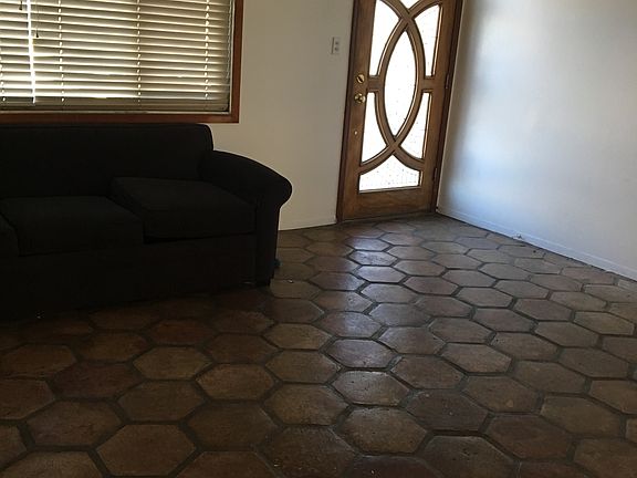 The entrance and living room.