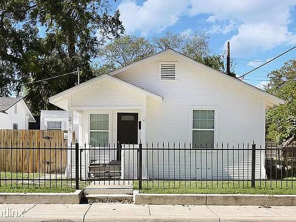 2nd image of 215 Crittendon St