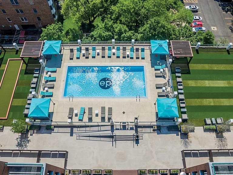 Evanston Place — Photo 16