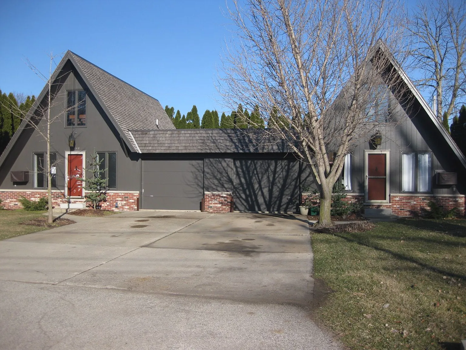 1044 Heavenridge Rd photo 1