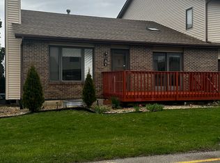 1815 Kennicott Ct, Sycamore, IL 60178