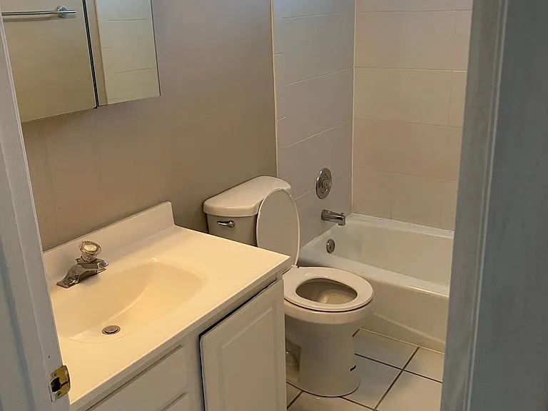 8410 Captons Ln #302 — Photo 8