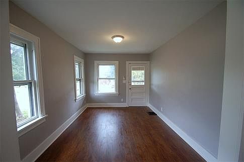 2nd image of 500 Wyandotte Ave