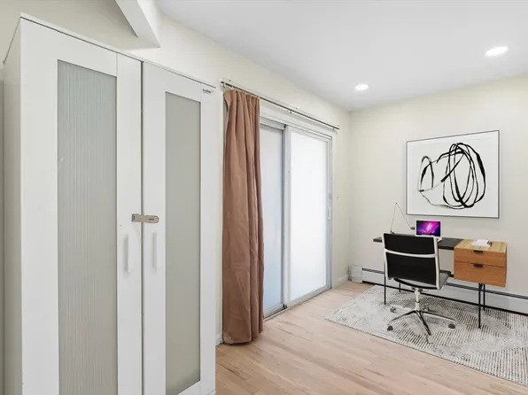 56 Poplar Street image 11 of 24