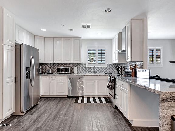 3rd image of 8402 E MACKENZIE Drive