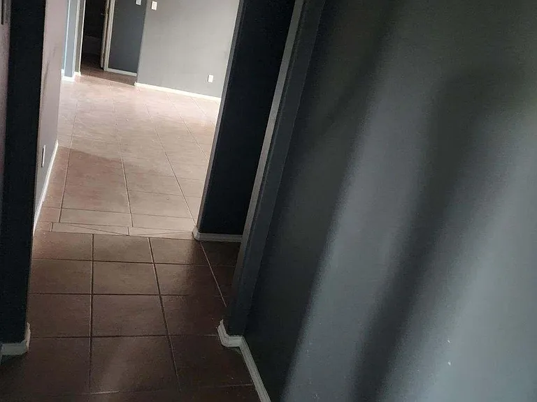 1909 E Harding Ave — Photo 6