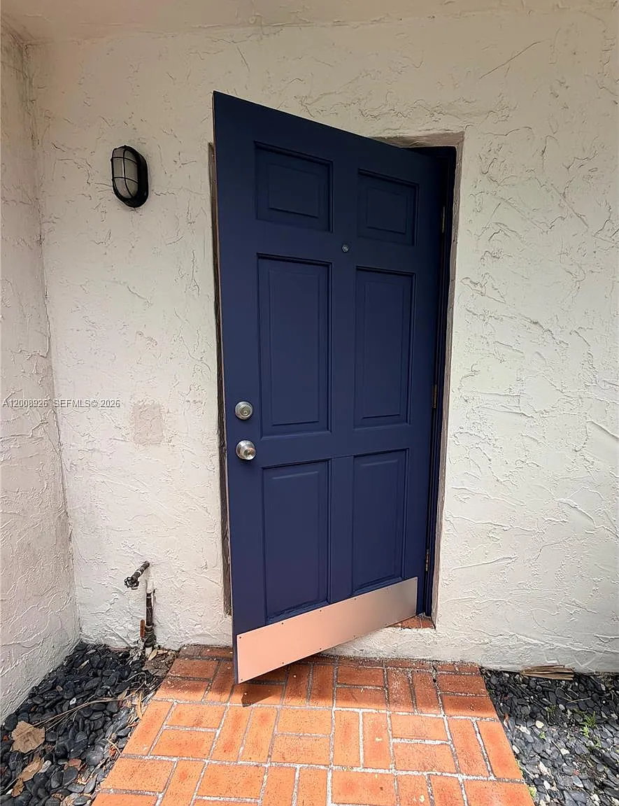 Grove Paradise Condo — Photo 3