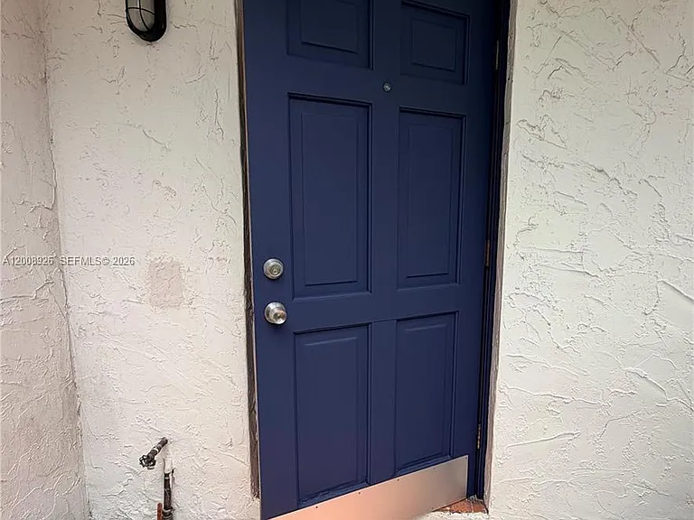 3225 Bird Ave #IV3 — Photo 3