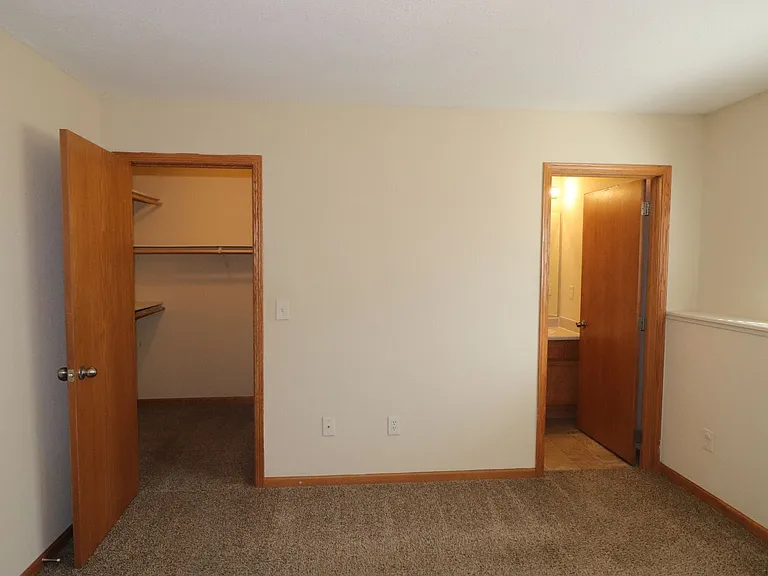 1607 Clover Dr — Photo 14
