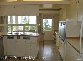 517 Fieldston Rd, Bellingham, WA 98225