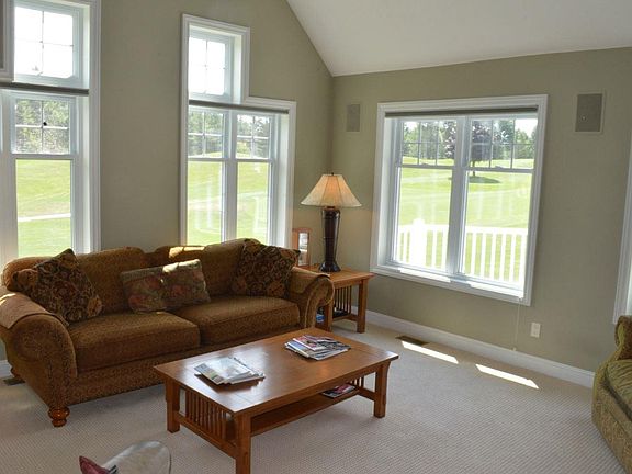 5th image of 2411 E Crown Dr